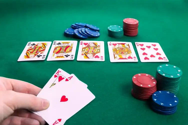 Filipino player accessing s5 games live casino tables on a mobile phone